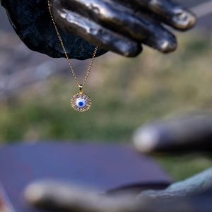 ყელსაბამი თვალი